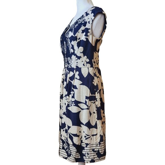 Adrianna Papell Embroidered Blue and Cream Floral Dress Size 6 - Picture 2 of 11